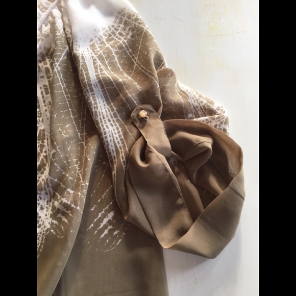 Free with purchase Kensie Feather Blouse - Picture 4 of 4